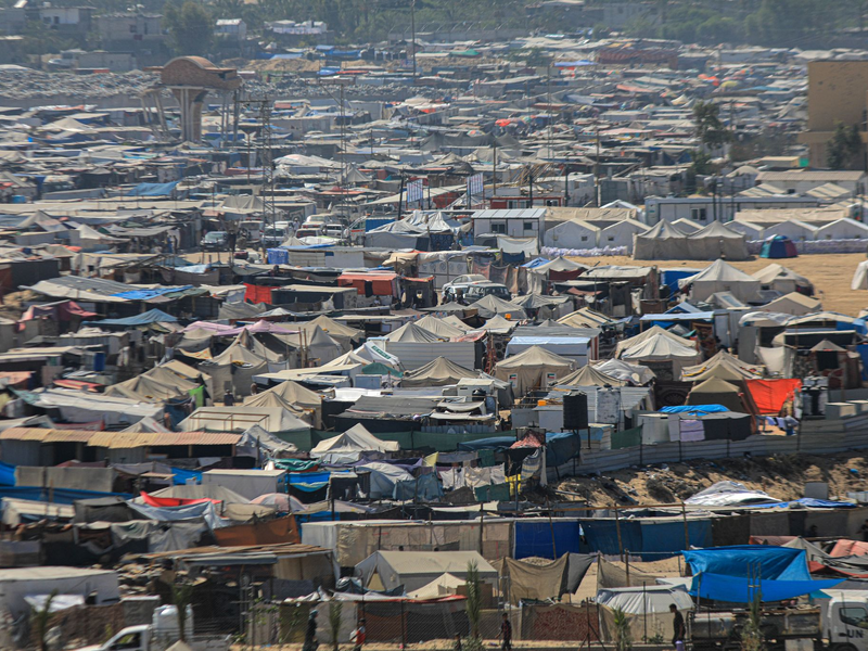 Zelte für vertriebene Palästinenser in der südlichen Stadt Chan Junis im Gazastreifen. (Archivbild) - Foto: Rizek Abdeljawad/XinHua/dpa