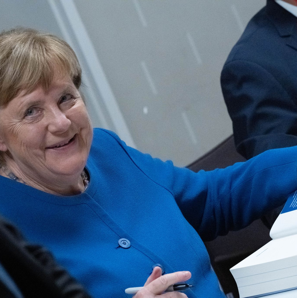 Angela Merkels 736 Seiten langes Buch ist Ende November erschienen. (Archivbild) - Foto: Stefan Sauer/dpa