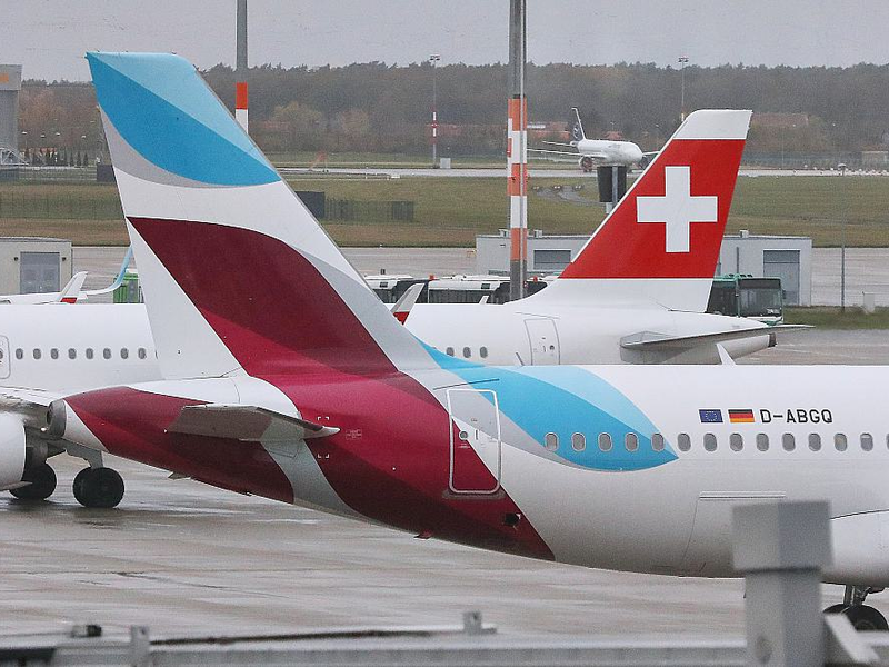 Flugzeuge von Eurowings und Swissair (Archiv) - Foto: über dts Nachrichtenagentur