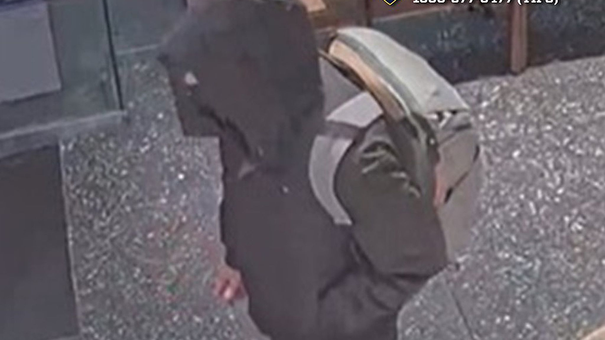 Der Schütze soll dunkle Kleidung und eine Kapuze getragen haben.  - Foto: New York City Police Department/ZUMA Press Wire/dpa