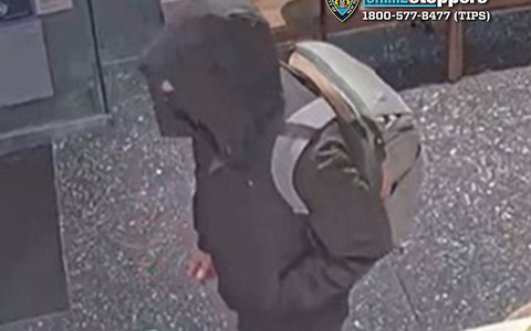 Der Schütze soll dunkle Kleidung und eine Kapuze getragen haben.  - Foto: New York City Police Department/ZUMA Press Wire/dpa