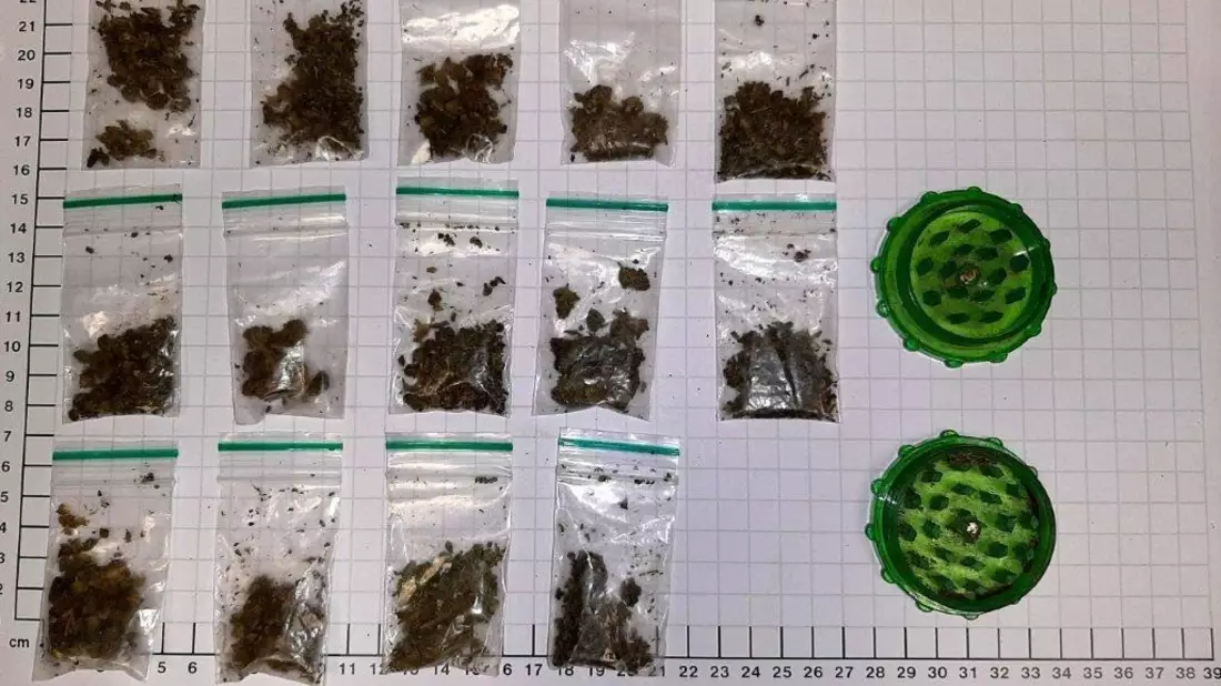 BPOL NRW: Bundespolizei stellt 17-Jährigen mit 14 Marihuana-Tütchen - Bild: presseportal.de