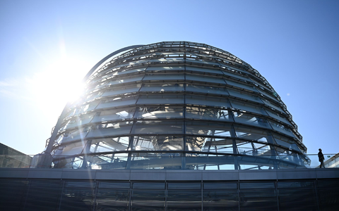 Bundestag mit der gläsernen Kuppel als Wahrzeichen. (Archivbild) - Foto: Rabea Gruber/dpa