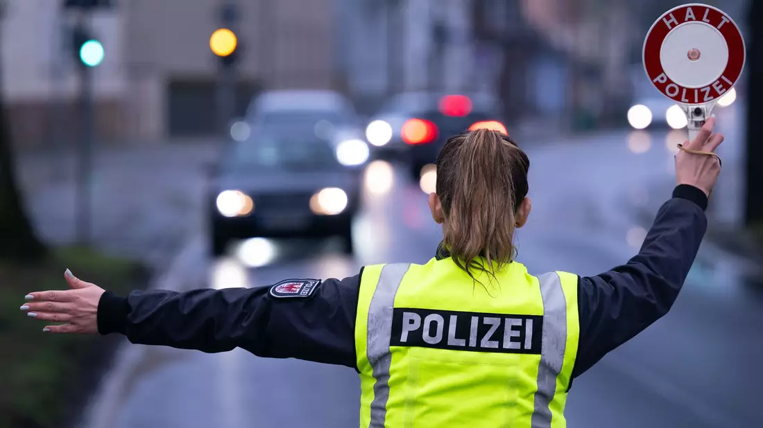 Die EU-Verkehrsminister wollen einen Führerscheinentzug künftig in der gesamten Europäischen Union durchsetzen. (Symbolbild) - Bild: Soeren Stache/dpa
