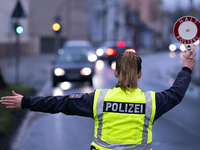Die EU-Verkehrsminister wollen einen Führerscheinentzug künftig in der gesamten Europäischen Union durchsetzen. (Symbolbild) - Foto: Soeren Stache/dpa