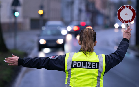 Die EU-Verkehrsminister wollen einen Führerscheinentzug künftig in der gesamten Europäischen Union durchsetzen. (Symbolbild) - Foto: Soeren Stache/dpa Die EU-Verkehrsminister wollen einen Führerscheinentzug künftig in der gesamten Europäischen Union durchsetzen. (Symbolbild) - Foto: Soeren Stache/dpa