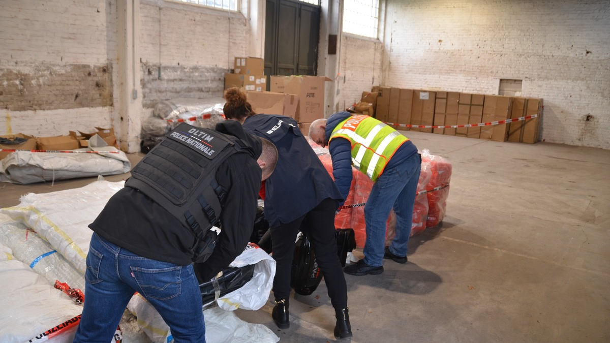 BPOLP Potsdam: Erneuter bedeutsamer Schlag gegen ein großes international agierendes Schleusernetzwerk - Foto: presseportal.de