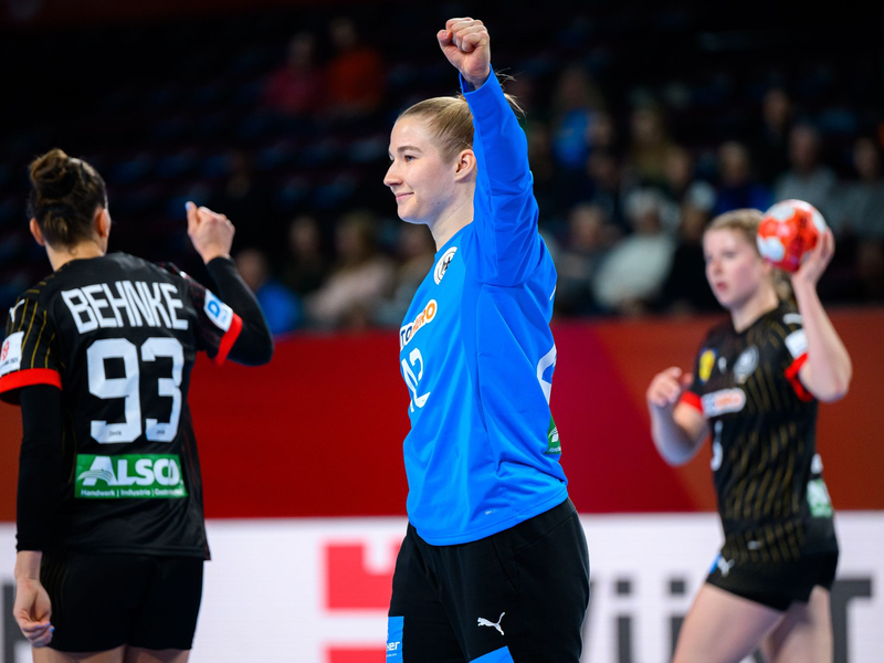 Trug mit einigen Paraden zum Remis in der Schweiz bei: Torwart Andreas Wolff. - Foto: Marco Wolf/dpa