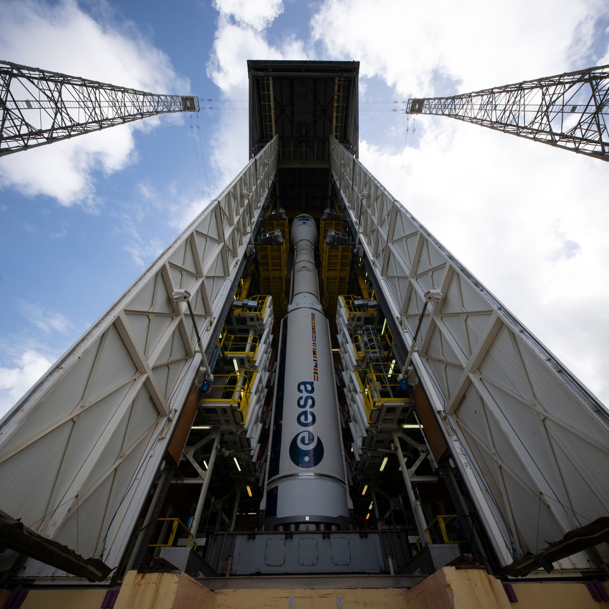 In Zukunft will Esa-Chef Aschbacher bis zu sechs Flüge der Vega C im Jahr. - Foto: Stephane Corvaja/esa/dpa