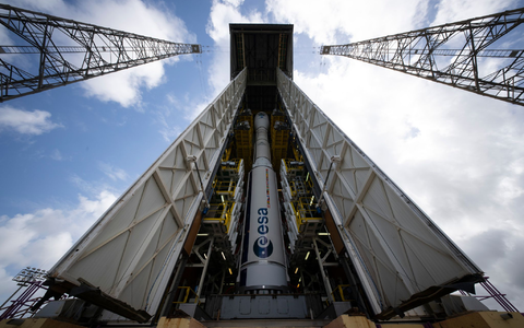 In Zukunft will Esa-Chef Aschbacher bis zu sechs Flüge der Vega C im Jahr. - Foto: Stephane Corvaja/esa/dpa