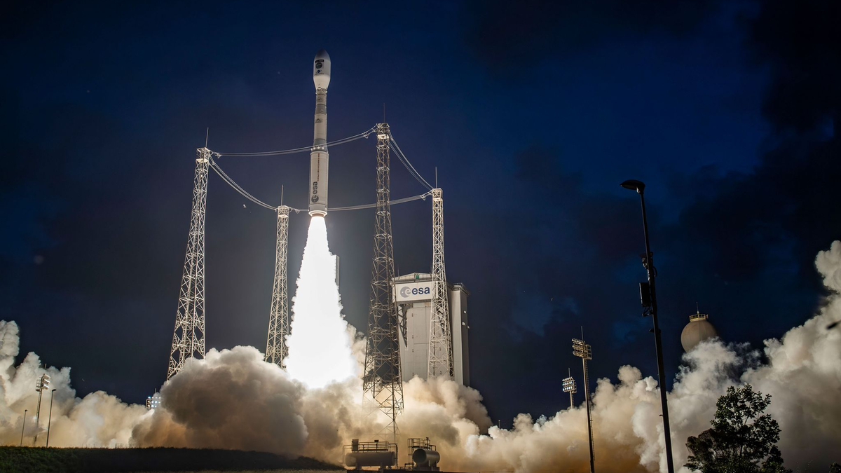 Erstmals in knapp zwei Jahren hob eine Vega C ins All ab. - Foto: S Martin/CSG/Arianespace/CNES/ESA/dpa