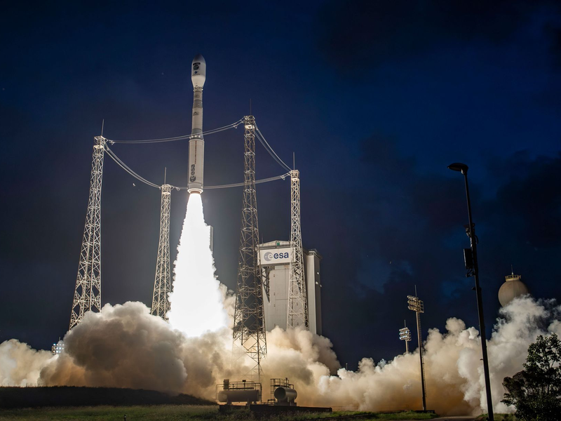 Erstmals in knapp zwei Jahren hob eine Vega C ins All ab. - Foto: S Martin/CSG/Arianespace/CNES/ESA/dpa