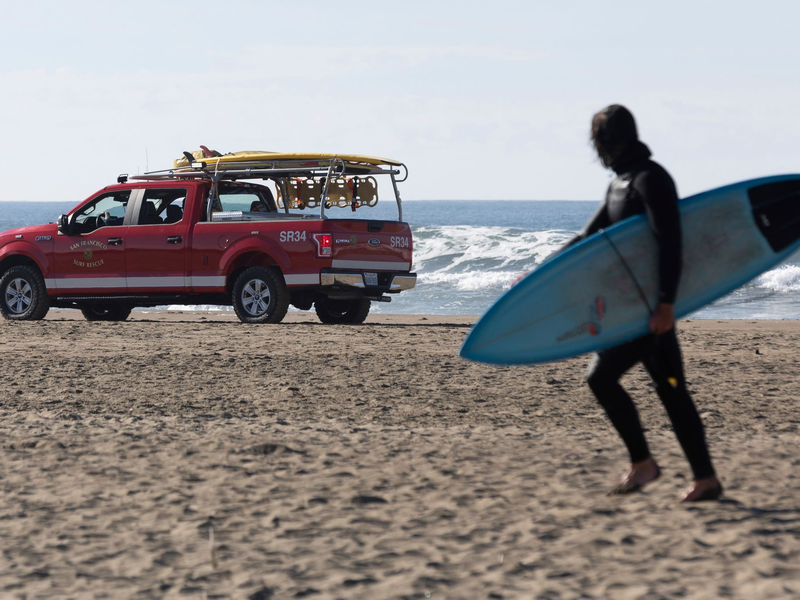 Wegen Tsunami-Gefahr wurden in Kalifornien Strände evakuiert. - Foto: Benjamin Fanjoy/San Francisco Chronicle/AP/dpa