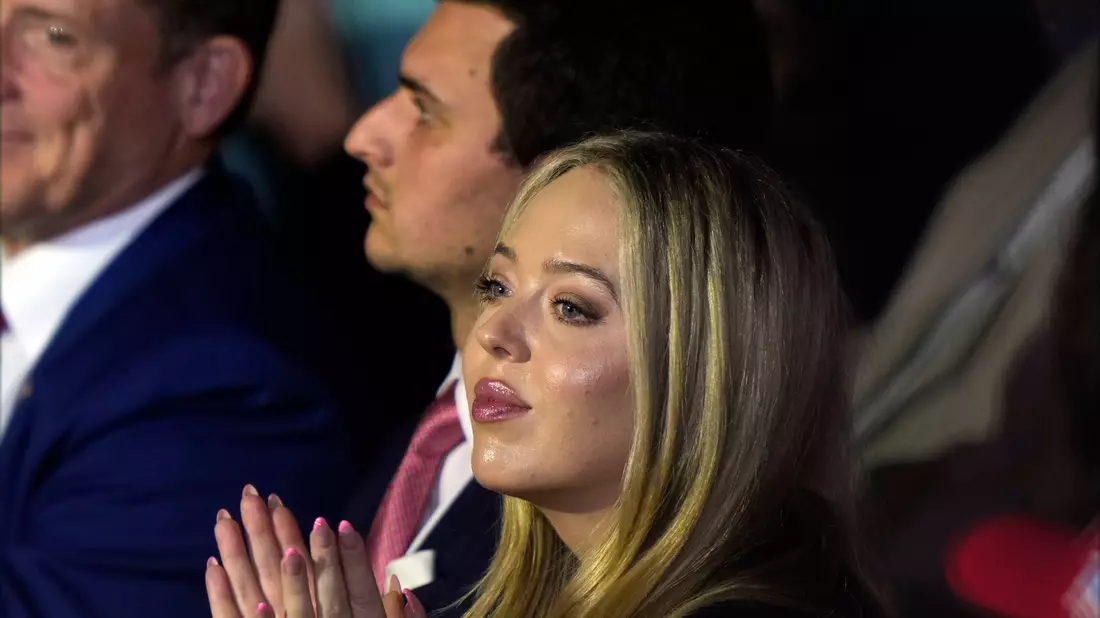 Tiffany tauchte zwar gelegentlich im Wahlkampf auf, hält sich aus der Politik ihres Vaters aber weitestgehend heraus. (Archivbild) - Bild: Julia Demaree Nikhinson/AP