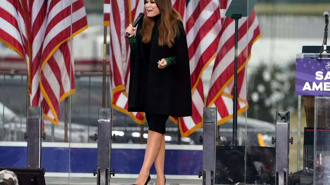 Kimberly Guilfoyle unterstützte den Wahlkampf ihres Schwiegervaters in spe vor allem durch Medienpräsenz. (Archivbild) - Bild: Jacquelyn Martin/AP/dpa
