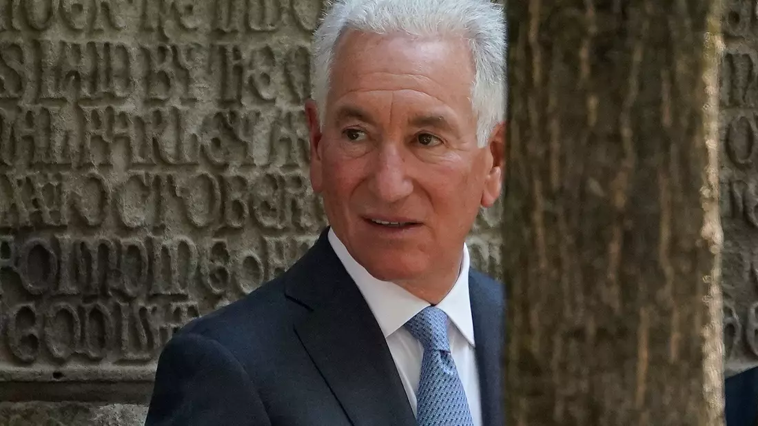 Ivankas Schwiegervater, Charles Kushner, soll von Trump einen Botschafter-Posten bekommen. (Archivbild) - Bild: John Minchillo/={sum}#4=/AP/dpa