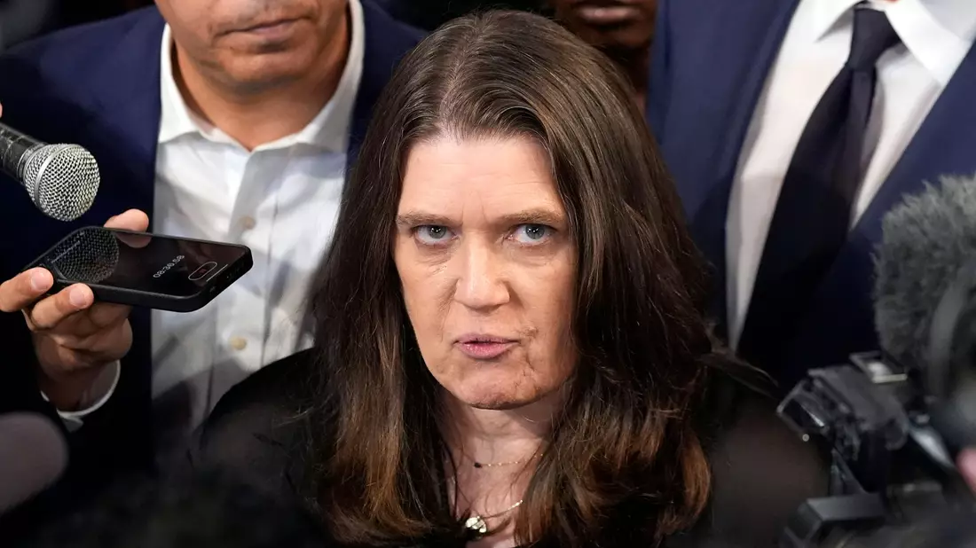 Fällt als harsche Kritikerin Donald Trumps aus der Rolle: seine Nichte Mary. (Archivbild) - Bild: John Bazemore/AP