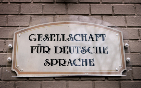 Die Gesellschaft für deutsche Sprache will mit ihrer Liste der «Wörter des Jahres» wieder den Nerv der Zeit treffen. (Symbolbild) - Foto: picture alliance / Susann Prautsch/dpa
