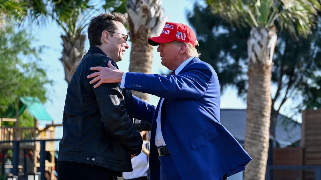 Elon Musk soll Trump helfen, Behördenausgaben zu kürzen. - Bild: Brandon Bell/Pool Getty Images North America/AP/dpa