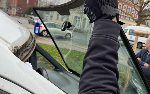 POL-GE: Unbefestigte Windschutzscheibe und andere Mängel - Foto: presseportal.de