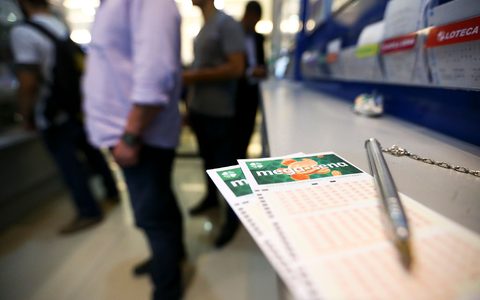 Kurz nach einem Lottogewinn in Millionenhöhe ist ein 73-jähriger Brasilianer überraschend gestorben. - Foto: Marcelo Camargo/Agencia Brazil/dpa Kurz nach einem Lottogewinn in Millionenhöhe ist ein 73-jähriger Brasilianer überraschend gestorben. - Foto: Marcelo Camargo/Agencia Brazil/dpa