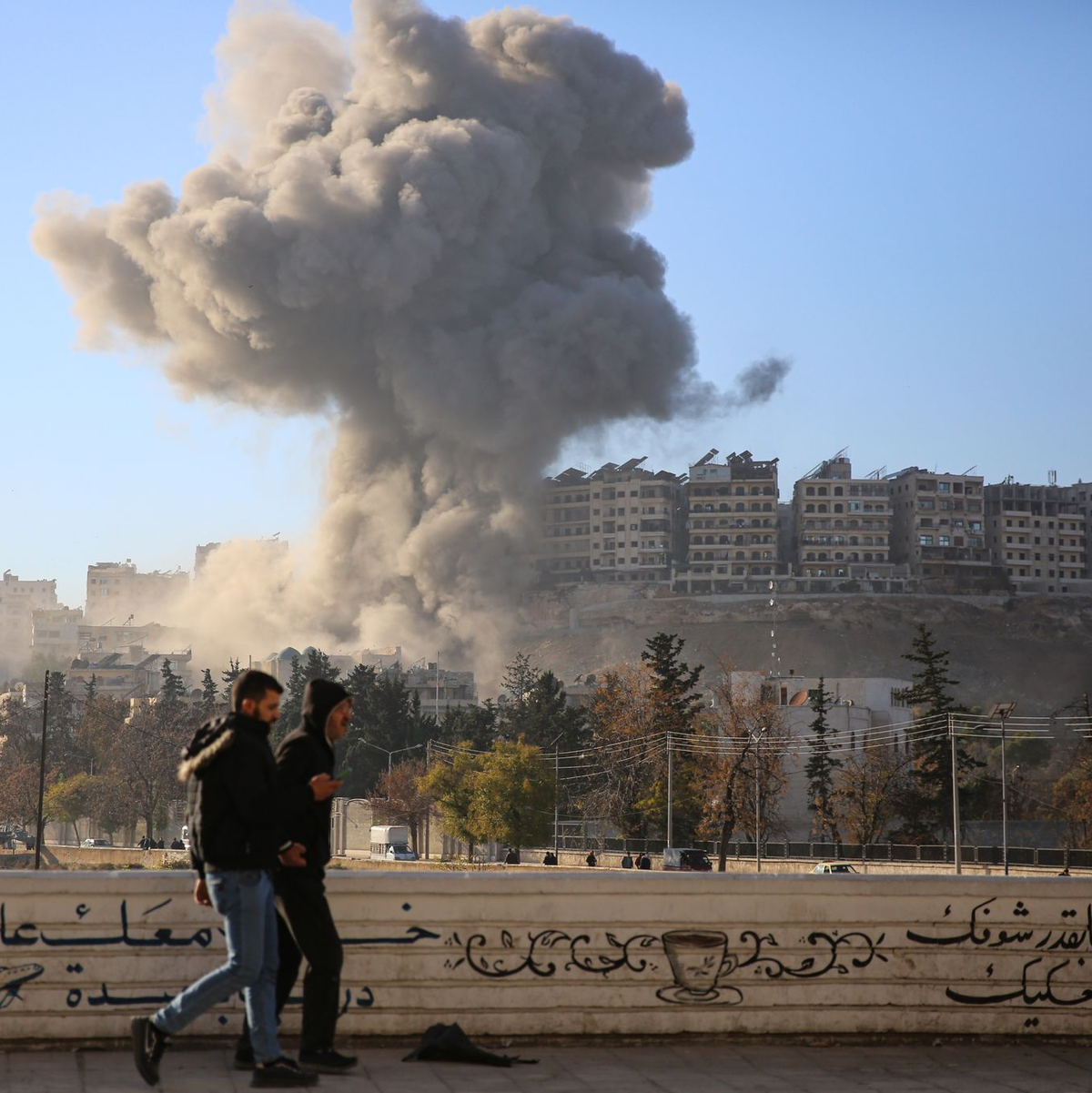 Russische und syrische Kampfflugzeuge haben bei einer Gegenoffensive gegen die Rebellen ihre Angriffe auf die von der Opposition gehaltenen Städte Aleppo und Idlib verstärkt. (Archivbild) - Foto: Juma Mohammad/IMAGESLIVE via ZUMA Press Wire/dpa