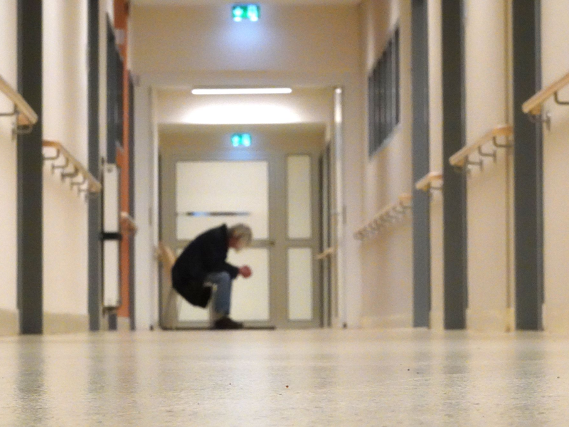 Geht es um Einweisungen gegen den Willen der Patientinnen und Patienten in ein Krankenhaus, gibt es keine Unterschiede zwischen Ärztinnen und Ärzten (Symbolfoto).  - Foto: Tim Vogel/dpa