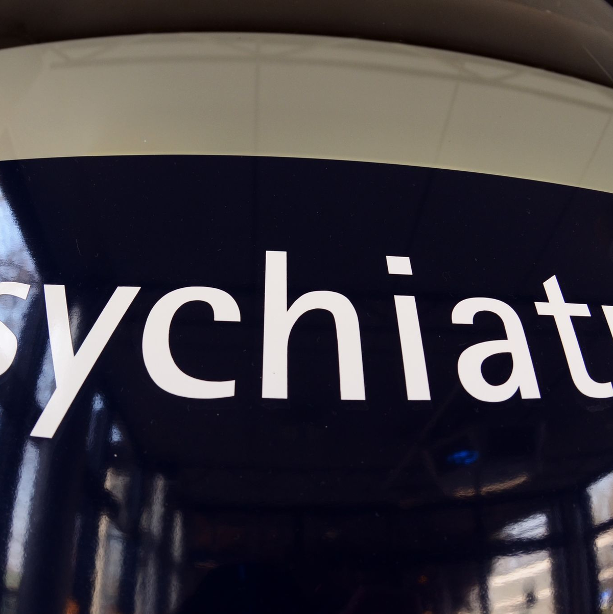 Notärztinnen sind behandeln psychiatrische Notfälle empathischer als ihre Kollegen. (Symbolfoto).  - Foto: picture alliance / dpa