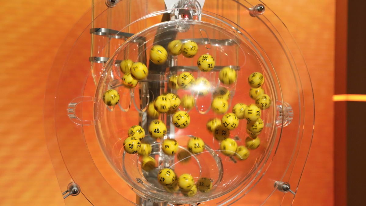 NRW-Tipper teilt sich 120-Millionen-Jackpot / Glück für Nordrhein-Westfalen bei Eurojackpot - Foto: presseportal.de