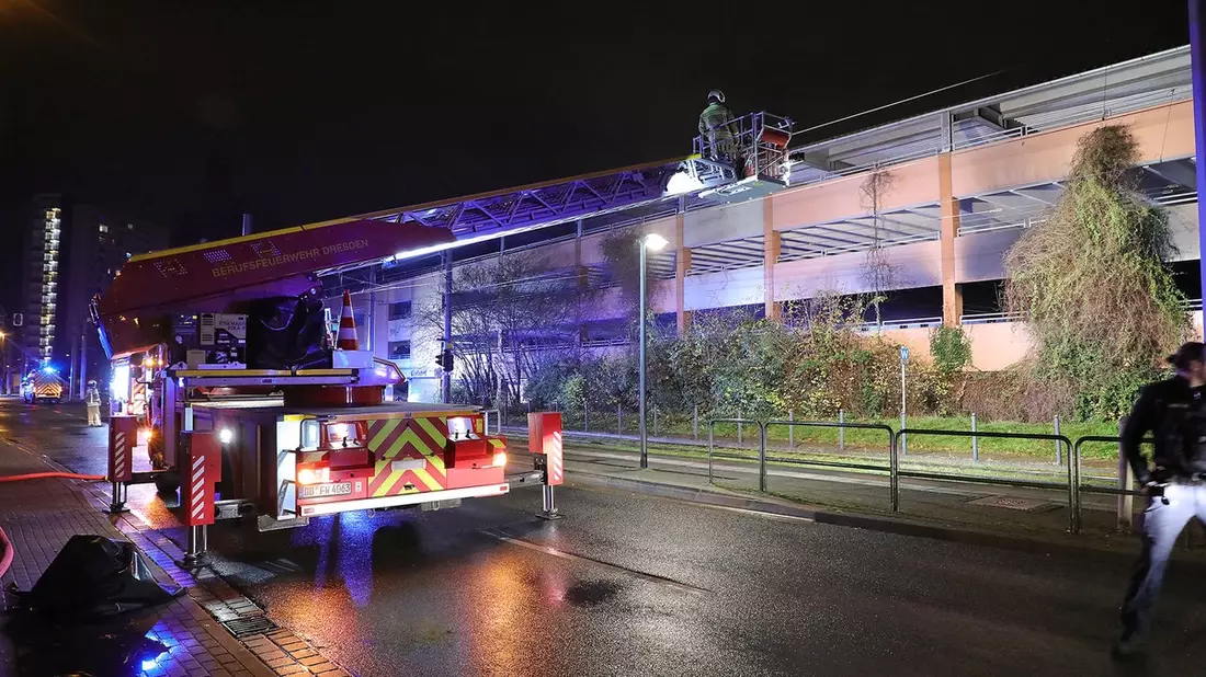 FW Dresden: Informationen zum Einsatzgeschehen von Feuerwehr und Rettungsdienst in der Landeshauptstadt Dresden vom 6. Dezember 2024 - Bild: presseportal.de