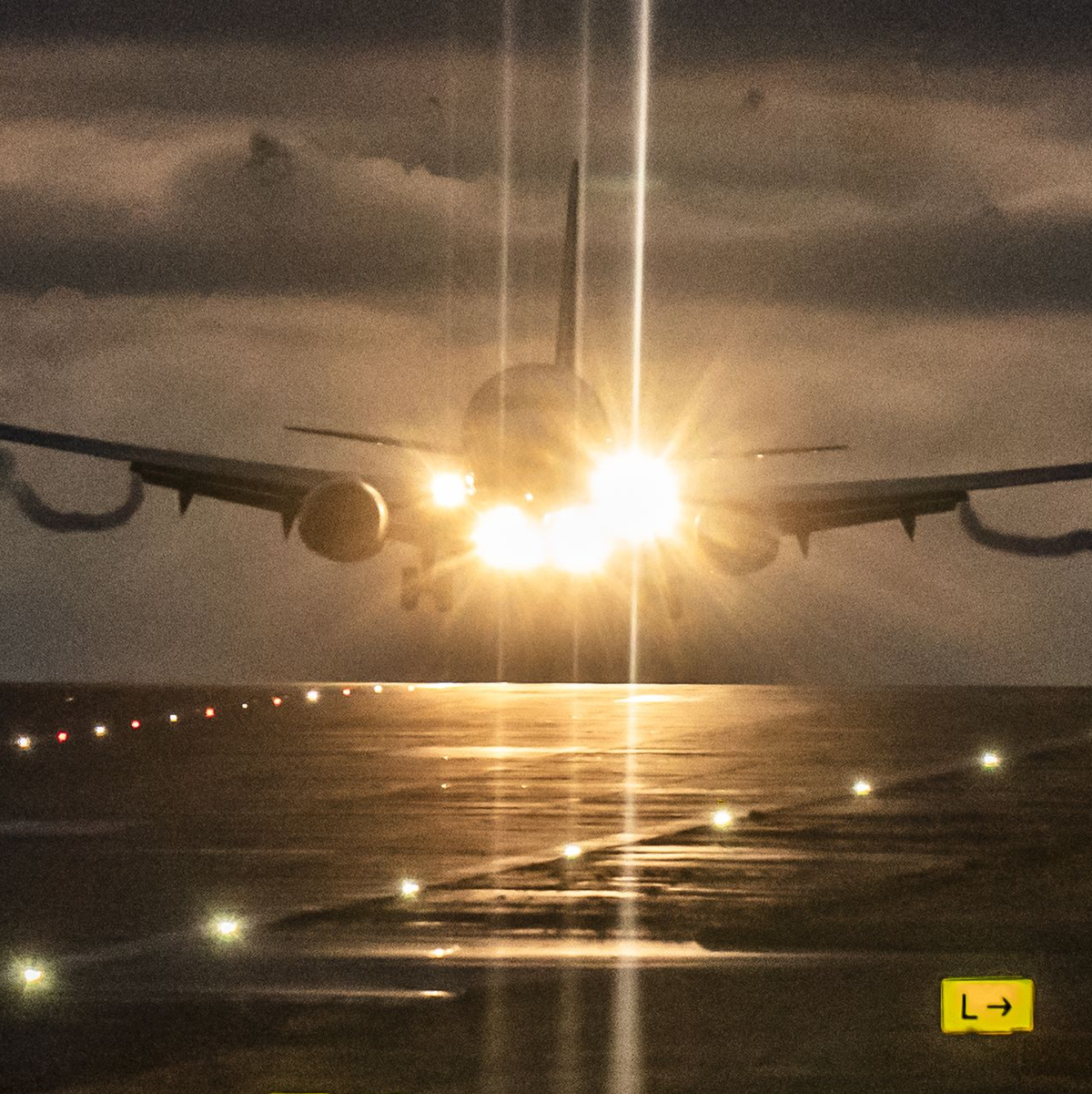 In Belfast wurden Dutzende Flüge abgesagt. - Foto: Danny Lawson/PA Wire/dpa