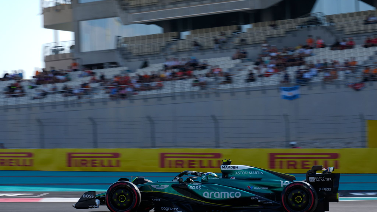 Fernando Alonso unterwegs in Abu Dhabi - Foto: Altaf Qadri/AP/dpa