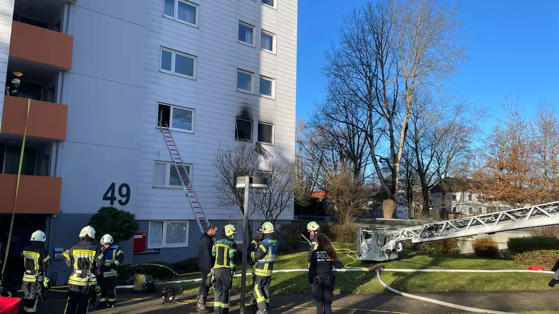 LRA-Ravensburg: Feuerwehr rettet eine Person bei Zimmerbrand - Bild: presseportal.de