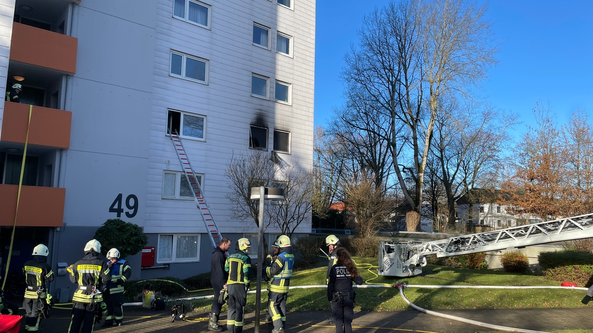 LRA-Ravensburg: Feuerwehr rettet eine Person bei Zimmerbrand - Foto: presseportal.de