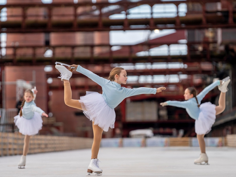 Zollverein-Eisbahn / Winterparadies für Schlittschuhfans startet in die Saison 2024/2025 - Foto: presseportal.de