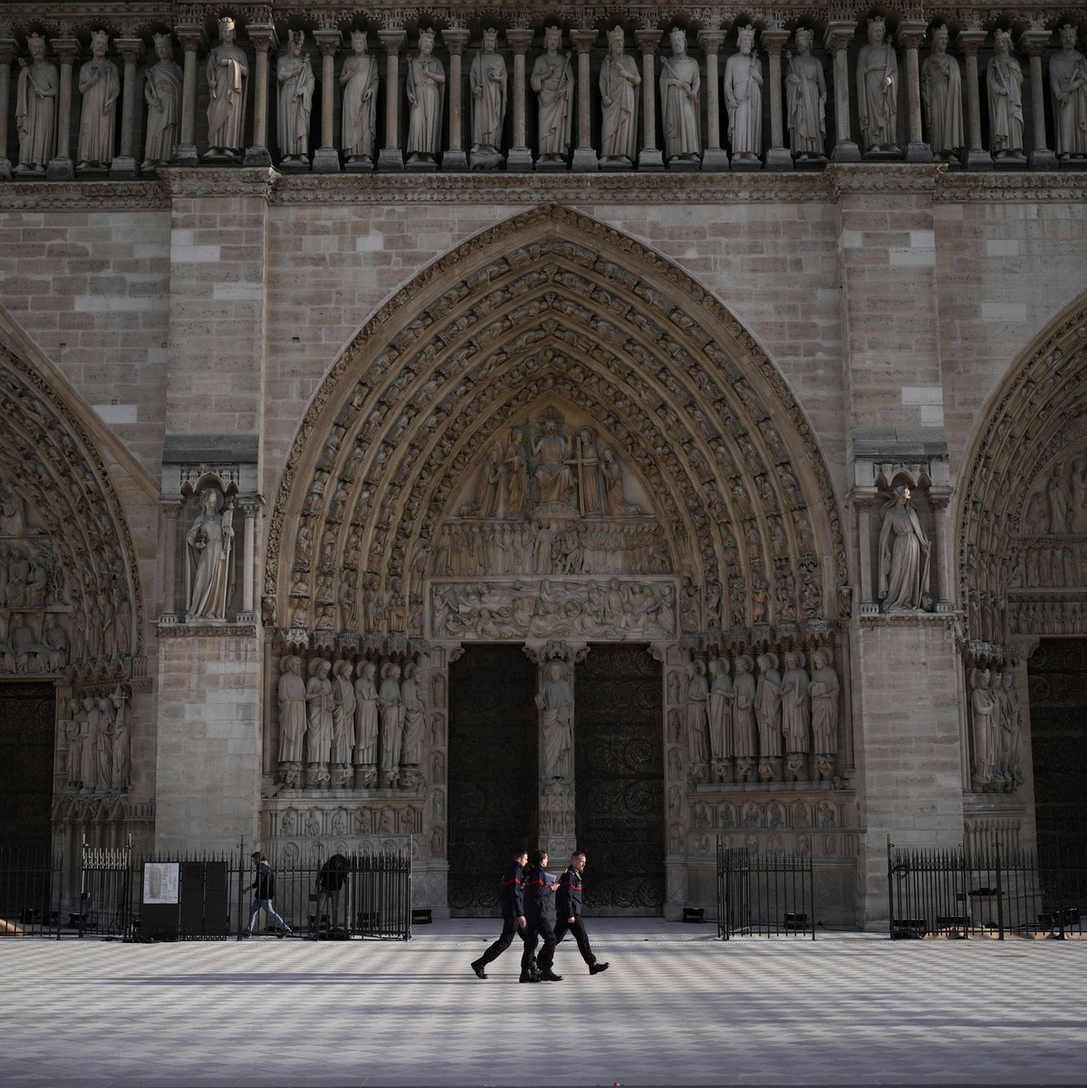 Anlass für Trumps erste Auslandsreise ist die feierliche Wiedereröffnung der Notre-Dame-Kathedrale. - Foto: Thibault Camus/AP