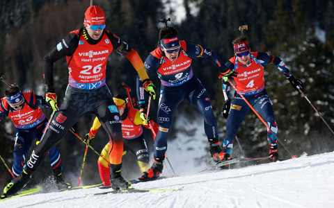 Danilo Riethmüller wird Vierter im Massenstart. - Foto: Alessandro Trovati/AP