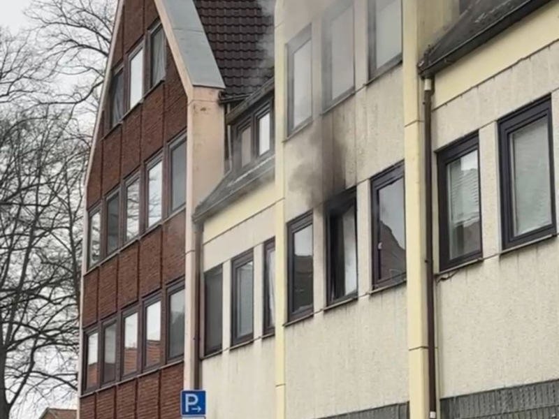 FW Helmstedt: Wohnungsbrand mit Personenrettung - Foto: presseportal.de