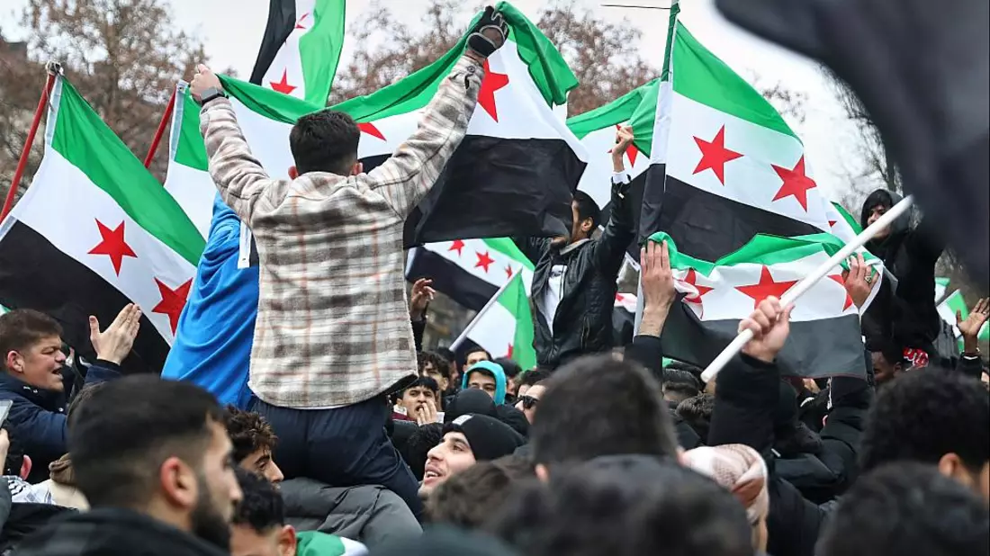 Syrer in Deutschland feiern den Sturz von Assad in Syrien am 08.12.2024 - Bild: über dts Nachrichtenagentur