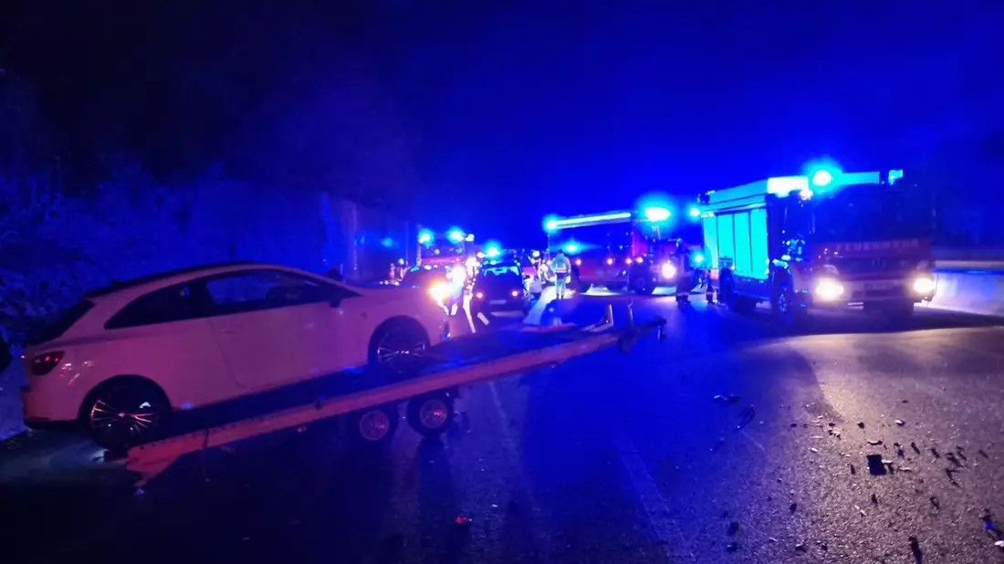 FW-OB: Feuerwehreinsatz auf der BAB A 3 Verkehrsunfall sorgte für kilometerlangen Stau - Bild: presseportal.de