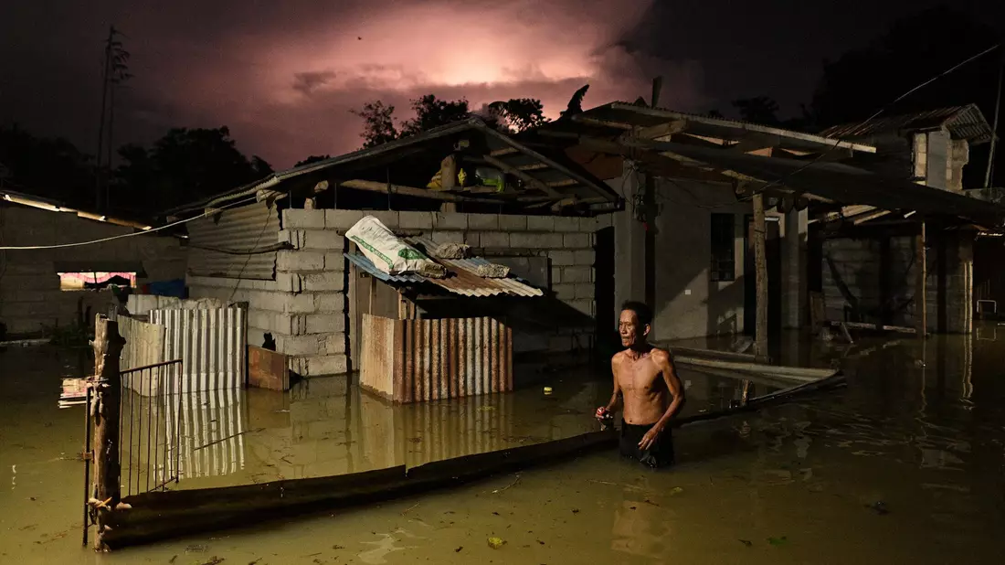 Im November sorgten Taifune vor allem auf den Philippinen für heftige Überschwemmungen. (Archivbild) - Bild: Noel Celis/AP/dpa