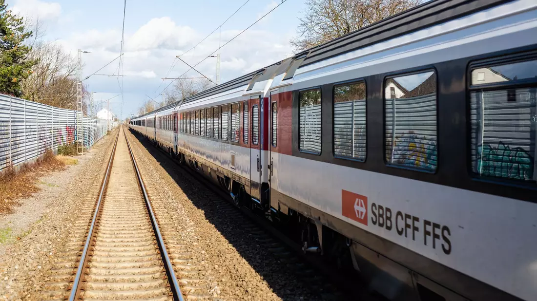 Zuverlässiger als die Schweizer Bundesbahn ist niemand. (Archivbild) - Bild: Philipp von Ditfurth/dpa