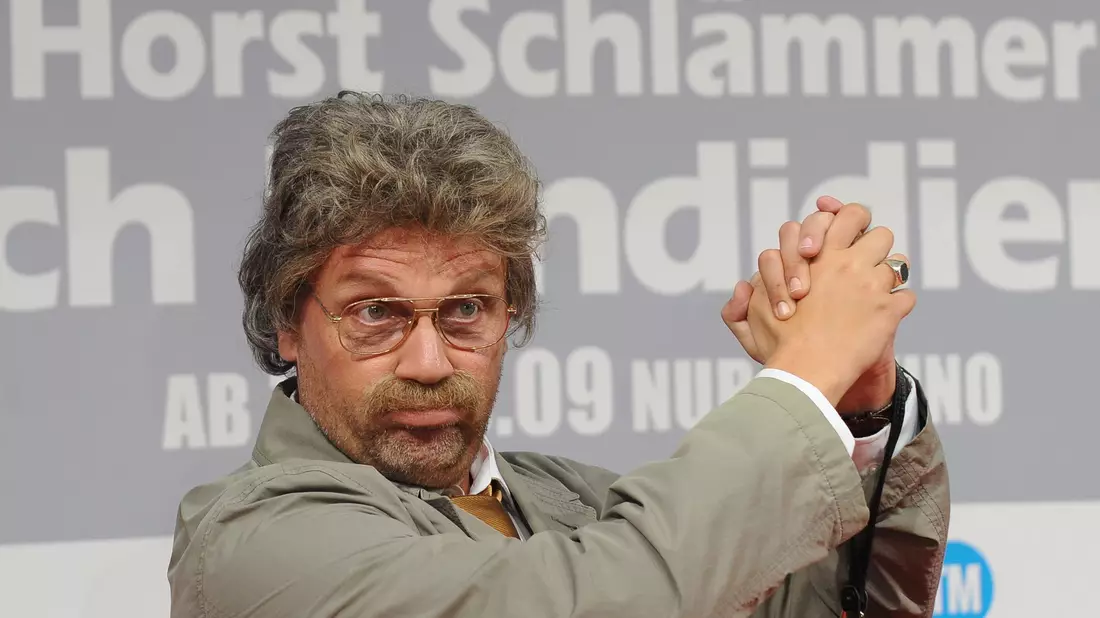 Reporter Horst Schlämmer ist Hape Kerkelings bekannteste Figur (Archivbild).  - Bild: Jens Kalaene/dpa-Zentralbild/dpa