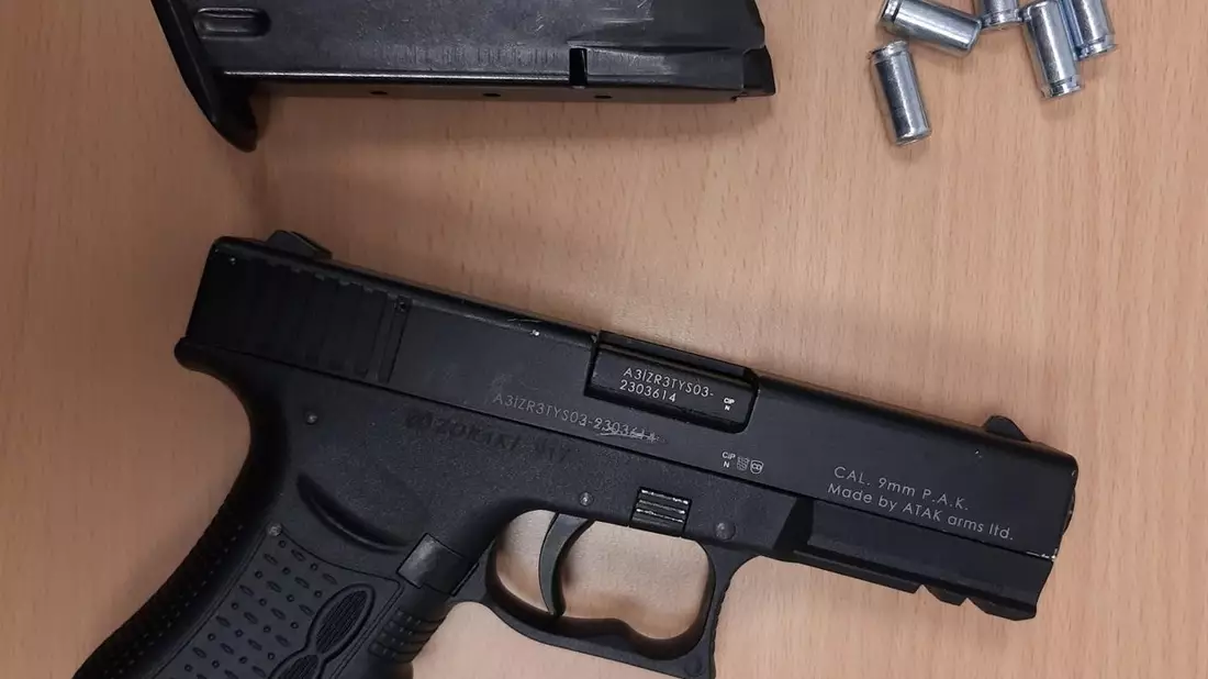 BPOL-HB: Kontrolle im Bahnhof Bremen - Bundespolizisten stoppen mit Schreckschusspistole bewaffneten Jugendlichen - Bild: presseportal.de