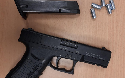 BPOL-HB: Kontrolle im Bahnhof Bremen - Bundespolizisten stoppen mit Schreckschusspistole bewaffneten Jugendlichen - Foto: presseportal.de