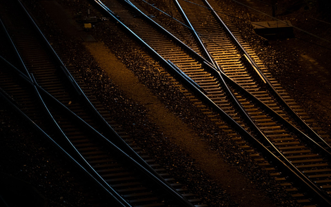 Wie viele andere Branchen sucht auch die Bahn-Industrie hÀnderingend Personal. - Foto: Fabian Sommer/dpa Wie viele andere Branchen sucht auch die Bahn-Industrie hÀnderingend Personal. - Foto: Fabian Sommer/dpa