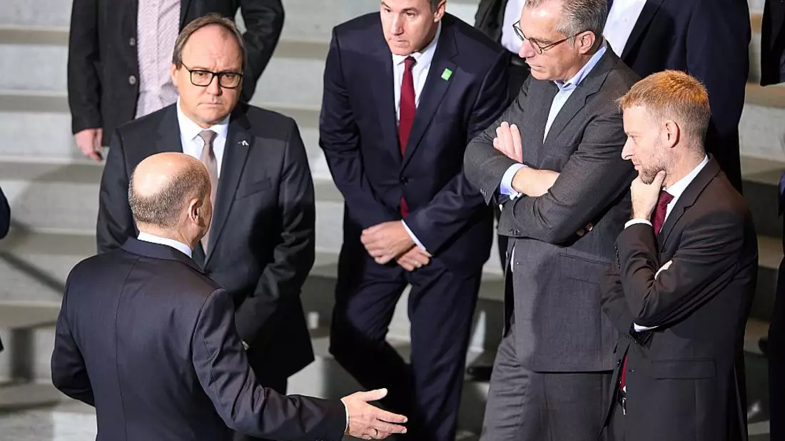 Olaf Scholz mit Vertretern der Stahlindustrie am 09.12.2024 - Bild: über dts Nachrichtenagentur