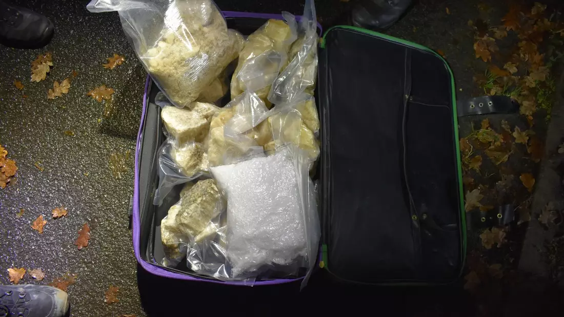 POL-OS: Drogenfund auf der A30 - 16 Kilogramm synthetische Drogen sichergestellt - Bild: presseportal.de