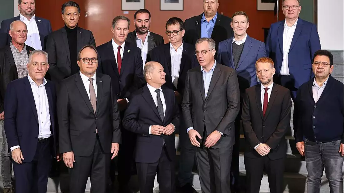 Stahlgipfel im Kanzleramt am 09.12.2024 - Bild: über dts Nachrichtenagentur