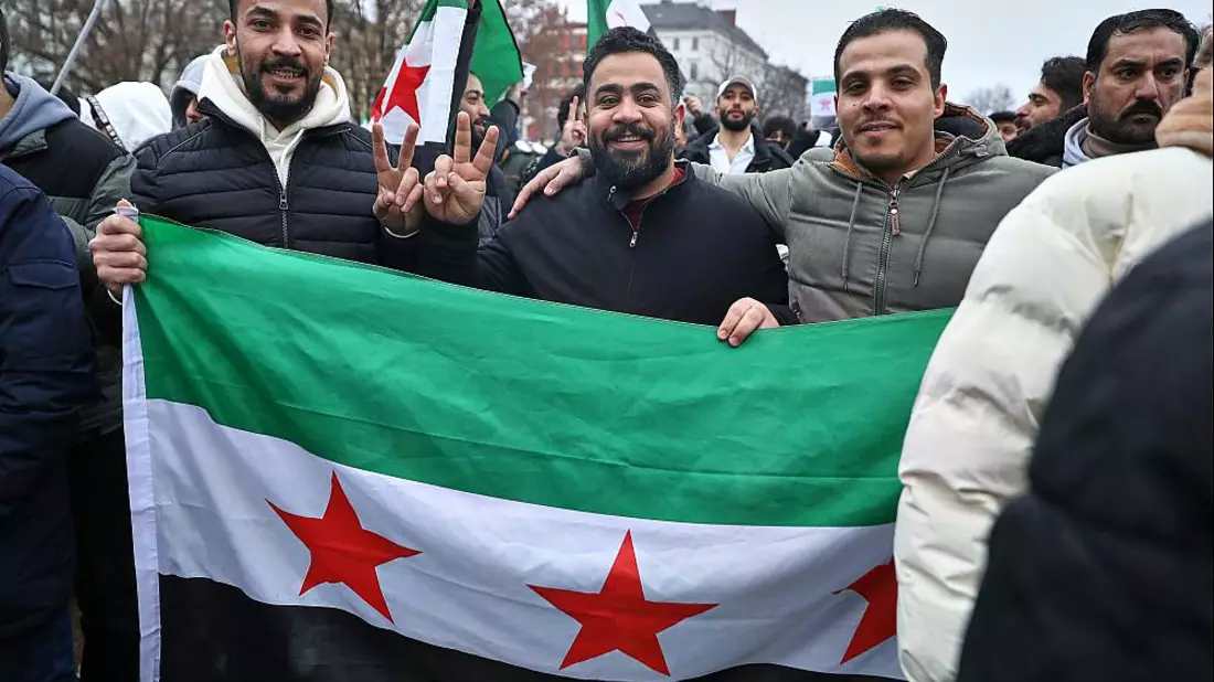 Syrer in Deutschland feiern den Sturz von Assad in Syrien am 08.12.2024 - Bild: über dts Nachrichtenagentur